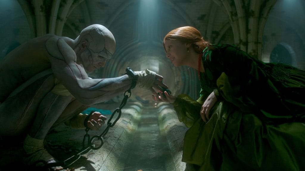 scena in cui la creatura creata da victor conosce la donna protagonista