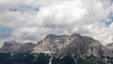 una foto di alcune alpi in Italia