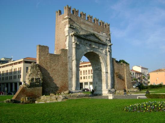 rimini arco d'augusto