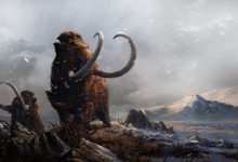 una concept art che ritrae un branco di mammut su uno sfondo di montagne