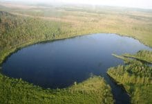 il lago cheko causato dall'impatto dell'asteroide di Tunguska nel 1908