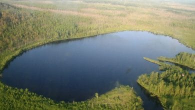 il lago cheko causato dall'impatto dell'asteroide di Tunguska nel 1908