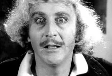 Gene Wilder nell'iconica scena di "si può fare" in frankenstein junior
