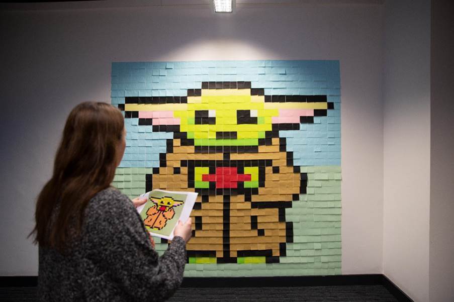 baby yoda gigante post-it