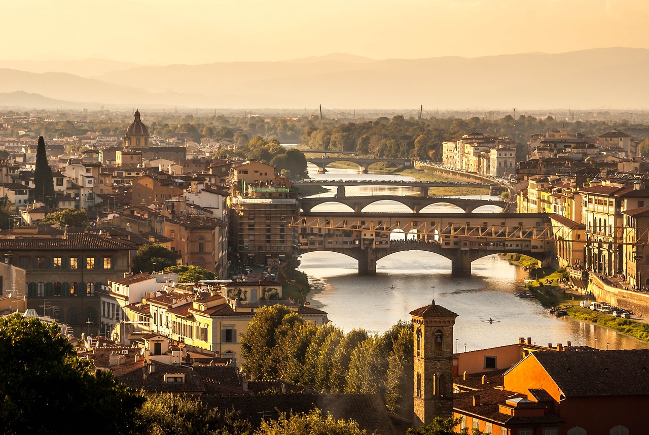 l'Arno che attraversa Firenze