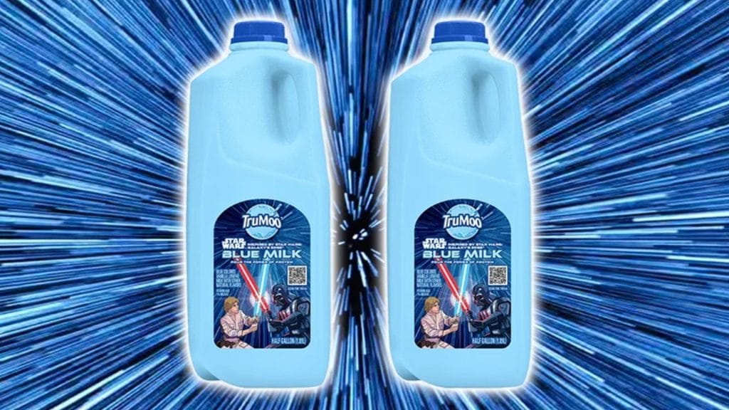 due latte di blue milk, il latte colorato di blu in vendita in america e ripreso dall'universo di star wars
