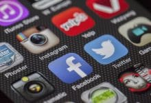 le app di un iphone tra cui diversi social media