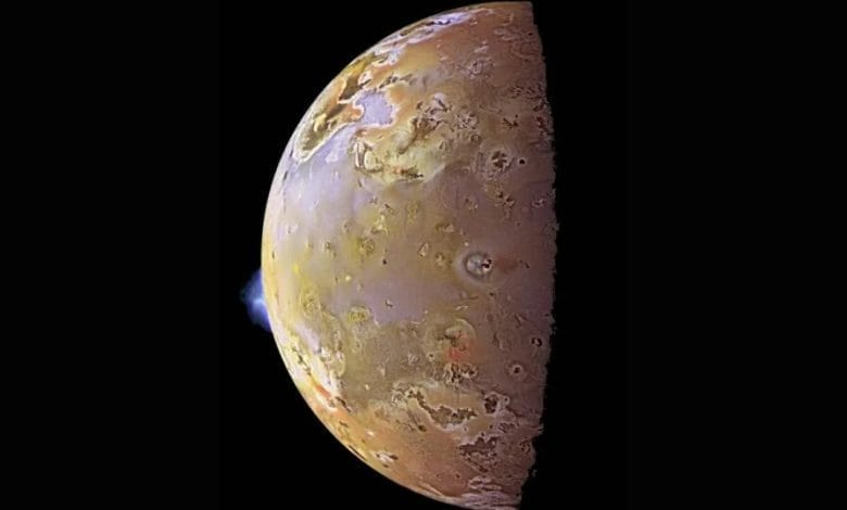 Io luna di Giove e la sua attività vulcanica